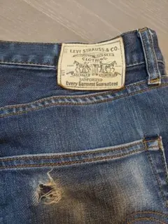 Levi Strauss & Co. ダメージ加工デニムパンツ