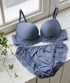izumi BODY LABO ブラ&ショーツセットのサムネイル