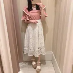 新品未使用品　エブリン　肩開きフリル付きピンクリブトップス クロスリブトップスのサムネイル