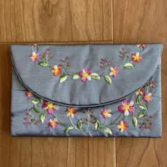 花柄刺繍 グレー クラッチバッグ