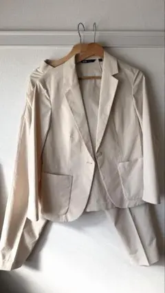 【UNIQLO×Theory】ベージュ セットアップ