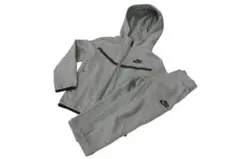 Nikeテックフリース廃盤！