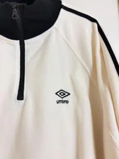 スウェット クリーム色