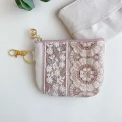 ハンドメイド　ポケットティッシュケース付きポーチ　刺繍ポーチ　ピンク