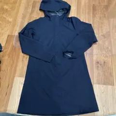 UNIQLO 紺色　ブロックテックコート　Sサイズ