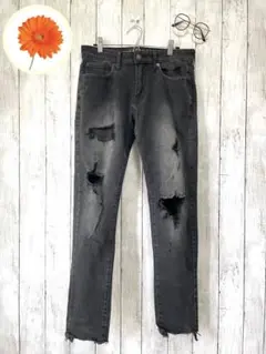【AMERICAN EAGLE】スキニーGパン　ブラック　ダメージ加工のサムネイル