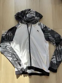 PUMA フード付きジャケット