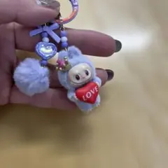 ラブブ　モフモフ　フィギュア　王冠　ポンポンつき　キーホルダー　ストラップ