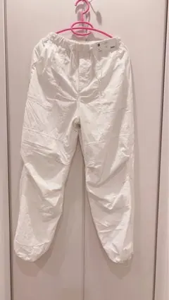 パラシュートパンツ