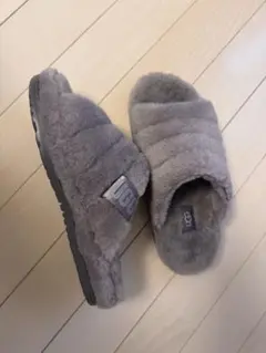 UGG アグ　スリッポン　サンダル　ファー　未使用　23センチ
