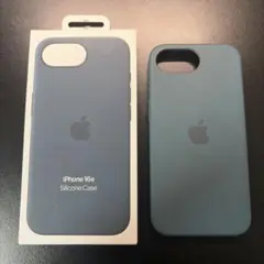 iPhone 16e シリコンケース レイクグリーン