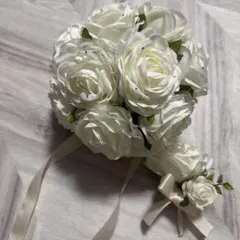 アーティフィシャルフラワー ホワイトローズの花束とブートニア