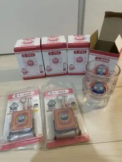 ③ サンリオ ハンギョドン ガラスコップ、キーホルダーまとめ売りセット