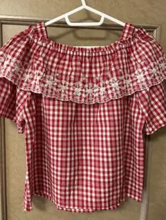 マジェスティックレゴン　オフショルブラウス　赤チェックのサムネイル