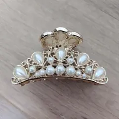 美品♡パール装飾金色ヘアクリップ
