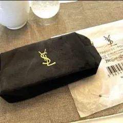 未使用！イヴサンローラン ノベルティ 化粧ポーチ ベロア調 ブラック