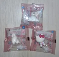 サンリオ フィギュアコレクション みんなでおひるね シナモロール　キティ