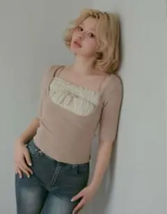 andmary mew frill tops beige - メルカリ