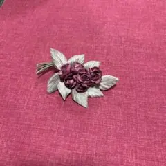 濃いめピンクのバラ コサージュ ブローチ　卒業式や入学式に♡