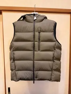新品未使用⭐️モンクレール⭐️TAMEGA⭐️ダウンベスト2⭐️カーキ⭐️23〜24秋冬