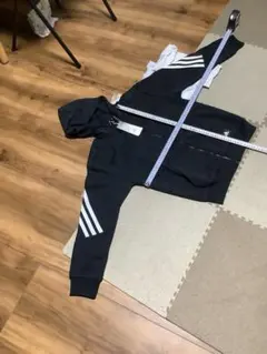 adidas ブラック フード付きパーカー Mサイズ　タグ付新品未使用品
