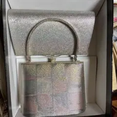 和様光沢クラッチバッグ 多色デザイン、和様に2品、美品、３番内側に指差しシミ有り