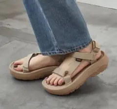 ほぼ新品　Teva ハリケーンXLT2 アンプソール レディース 厚底 スポサンのサムネイル