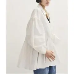ADAM ET ROPÉ FEMME アダムエロペ ペプラムブラウスのサムネイル