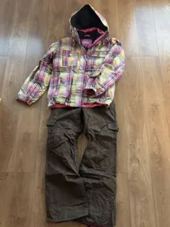 kiss markスノーボードウェアセット（女性用）