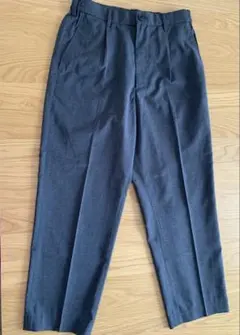 UNIQLO グレー センタープレス パンツ