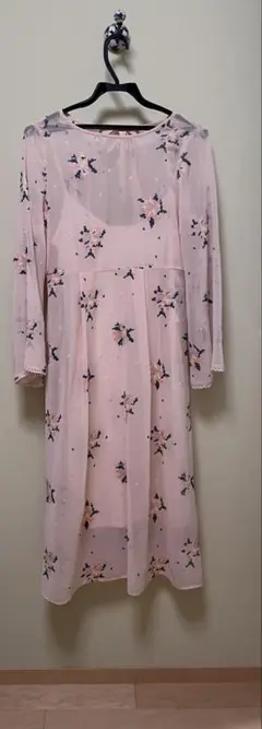 Lily Brown 刺繍ワンピース