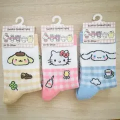 サンリオ　キャラクター靴下　チェック柄