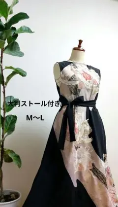 着物リメイク✿黒留袖ワンピース✿ノースリーブ✿鶴花柄金駒金彩✿M〜L
