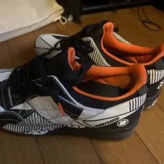 asics UNDEFEATED スニーカー ブラック ホワイトのサムネイル
