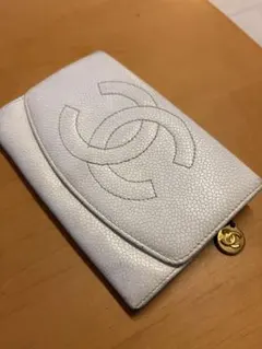 CHANEL ホワイトレザー 二つ折り財布