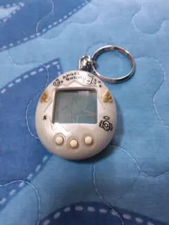 ジャンク品たまごっち1997年製 ホワイト動作確認してません。