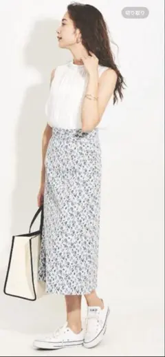 ❤︎The Virgnia 花柄タイトロングスカート　両サイドポッケ有り　裏地付き