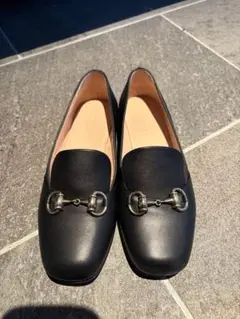 gucci ローファー 金具付き