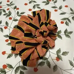 シュシュ　オレンジ×黒