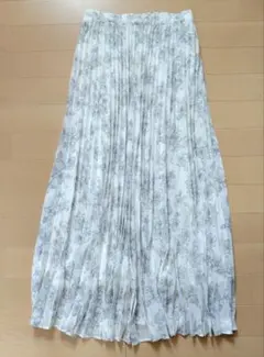 花柄プリーツスカート ホワイトのサムネイル