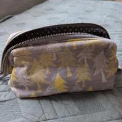 ハンドメイド　ワイヤーポーチ　マチ付き