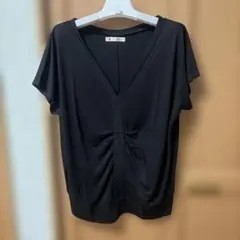 【新品未使用】ブージュルード　ブラック Vネック 半袖Tシャツのサムネイル