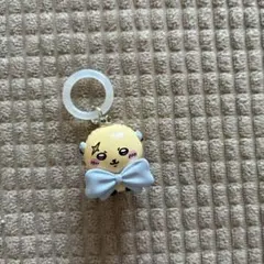 ちいかわ　びっくらたまご　ラッコ　目印チャーム