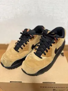 NIKE AIR MAX 90 ESSENTIAL