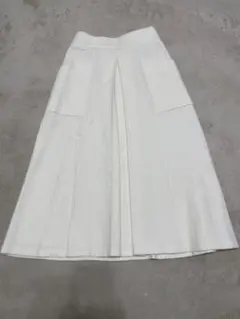 アイボリーフレアスカート サイドポケット付き