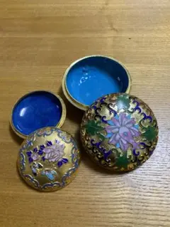 花柄エナメル装飾の小物入れ 七宝焼