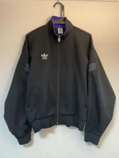 adidas ブラック トラックジャケット