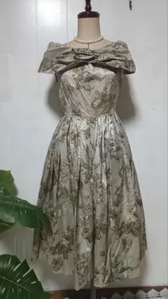 お値下げ♡花柄オフショルフレアーワンピース