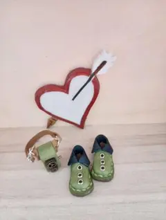 ⑥2点セットプチブライスピエロ靴ハトメタイプ、二眼レフカメラ付き