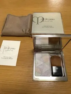 クレ・ド・ポー ボーテ レオスールデクラ　17 フェイスパウダー